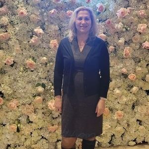 Meet your Posher, Esther